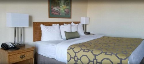 Days Inn by Wyndham Hemet - image 36