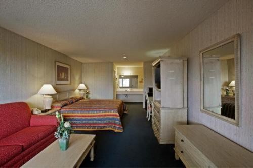 Days Inn by Wyndham Hemet - image 7