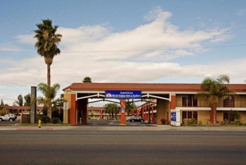 Days Inn by Wyndham Hemet - image 9