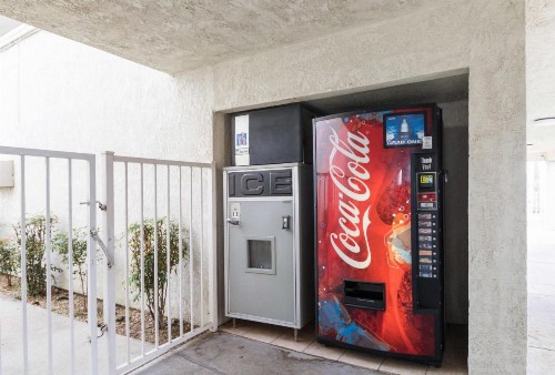 Motel 6 Hemet - image 10