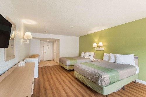 Motel 6 Hemet - image 32
