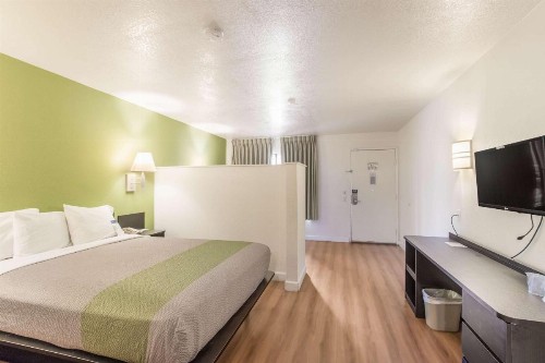 Motel 6 Hemet - image 44