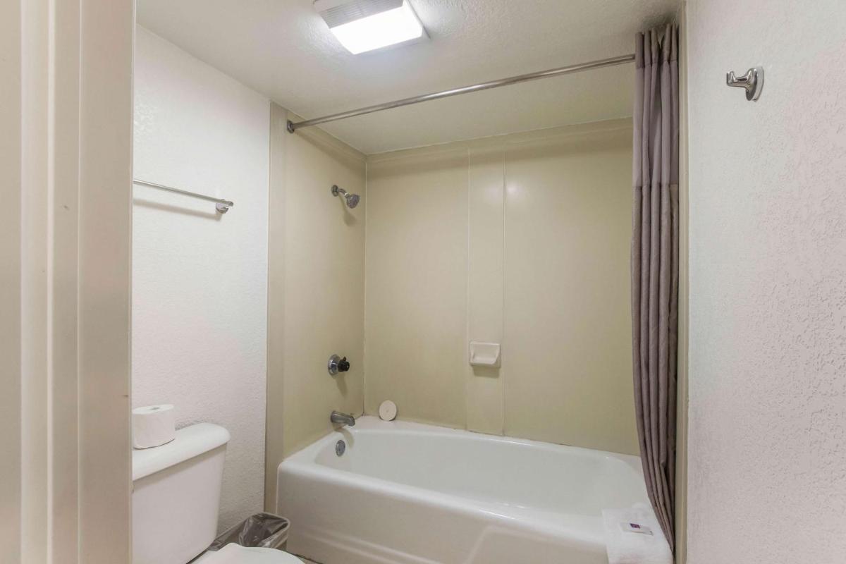 Motel 6 Hemet - image 5