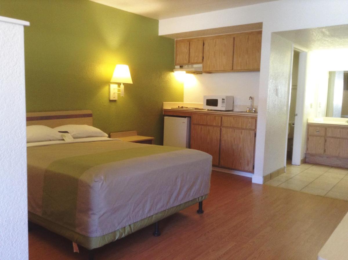 Motel 6 Hemet - image 6