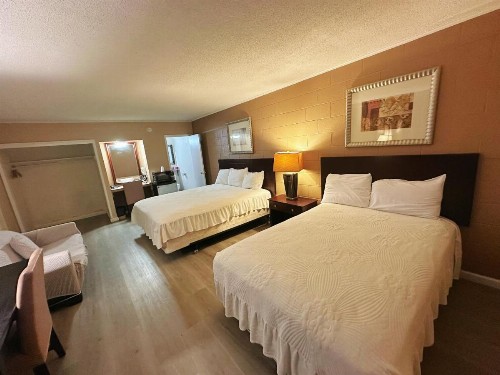 Royal Inn and Suites