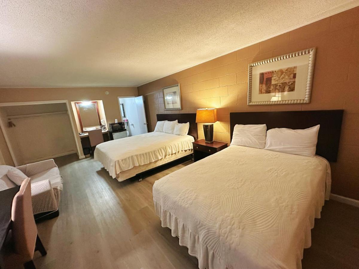 Royal Inn and Suites - main image