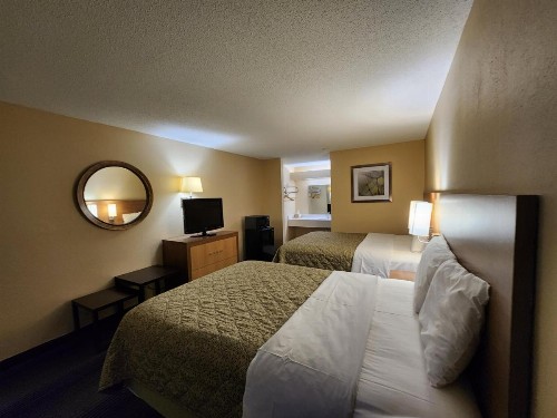 Budget Host Inn Henderson - image 10