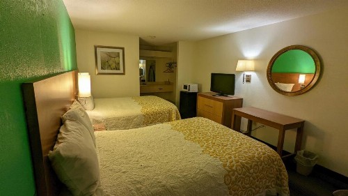Budget Host Inn Henderson - image 13