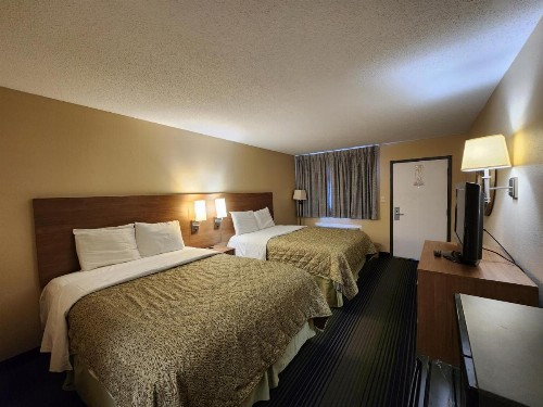 Budget Host Inn Henderson - image 17