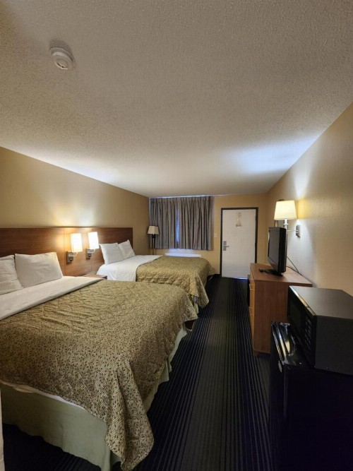Budget Host Inn Henderson - image 4