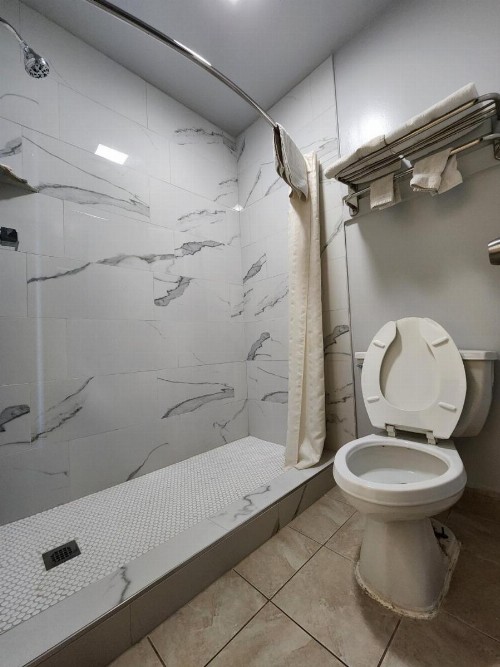 Budget Host Inn Henderson - image 5