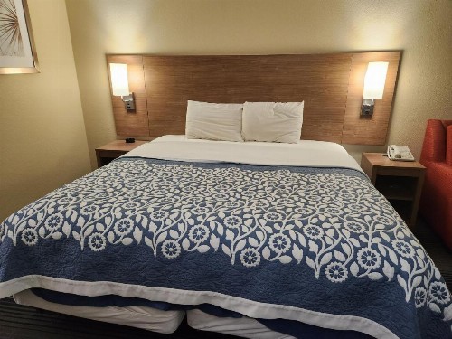 Budget Host Inn Henderson - image 9