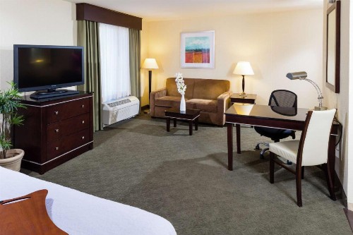 Hampton Inn & Suites Las Vegas South - image 18