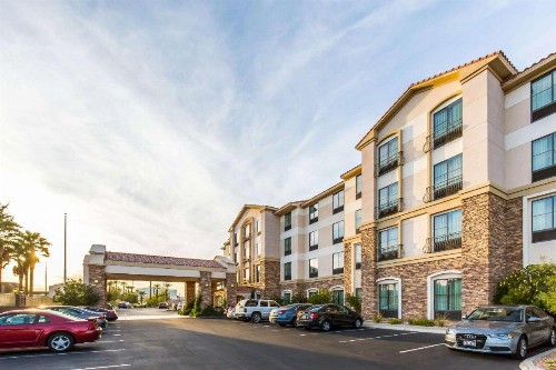 Comfort Inn & Suites Henderson - Las Vegas - image 2