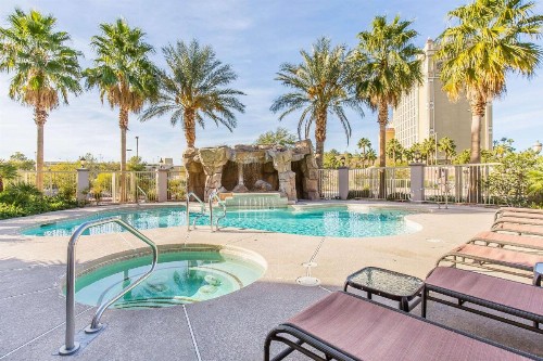 Comfort Inn & Suites Henderson - Las Vegas - image 29