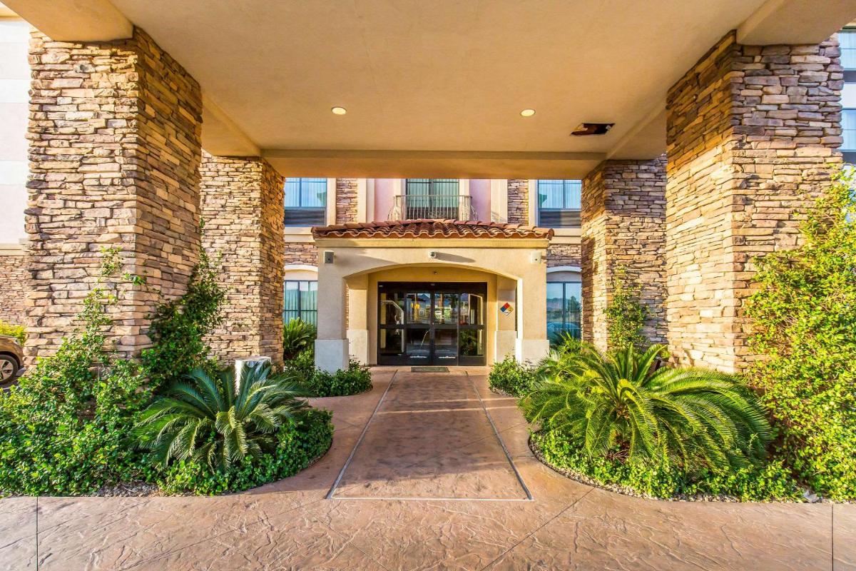 Comfort Inn & Suites Henderson - Las Vegas - image 3