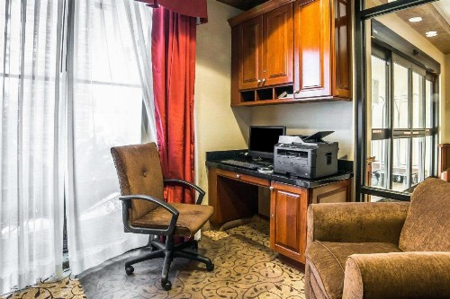 Comfort Inn & Suites Henderson - Las Vegas - image 35