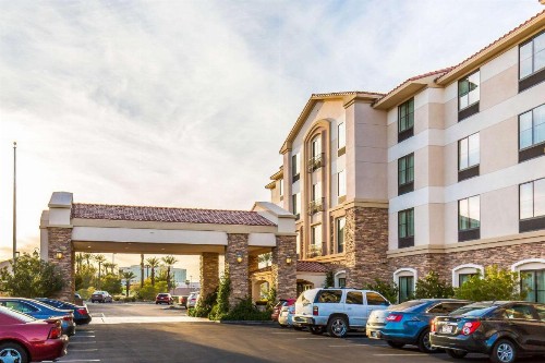 Comfort Inn & Suites Henderson - Las Vegas - image 4