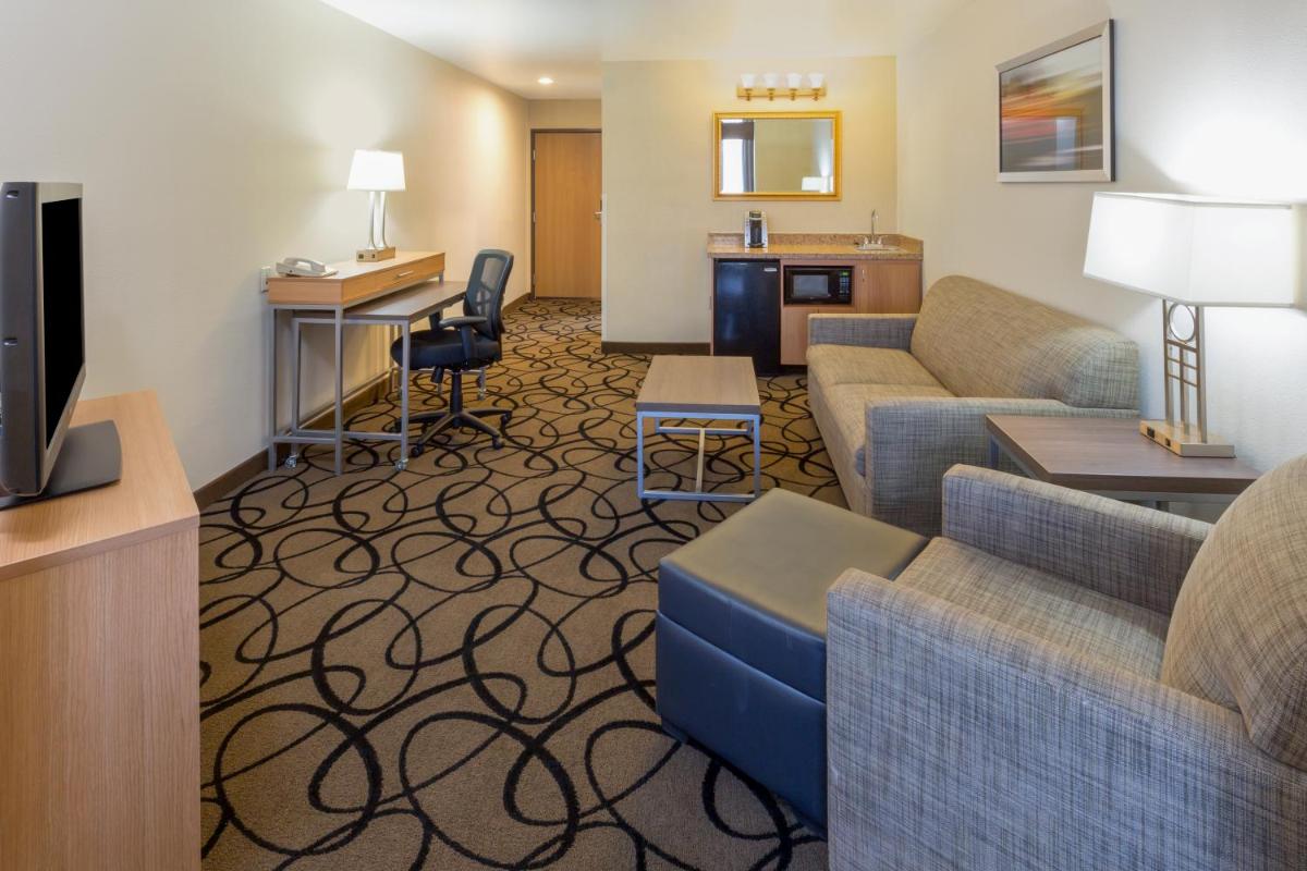 Holiday Inn Express Hotel and Suites - Henderson an IHG Hotel - image 7