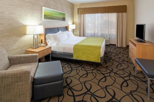Holiday Inn Express Hotel and Suites - Henderson an IHG Hotel - image 9