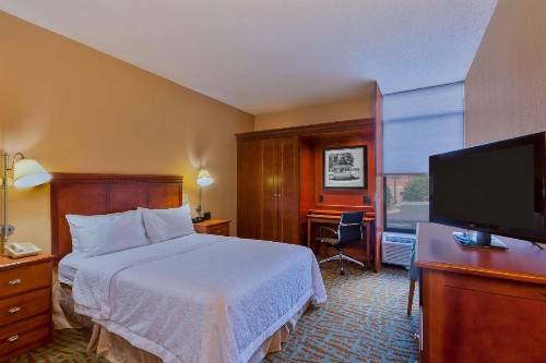 Hampton Inn Hendersonville - image 12