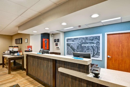 Hampton Inn Hendersonville - image 33