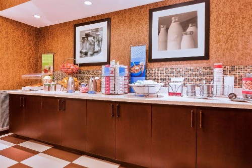 Hampton Inn Hendersonville - image 38