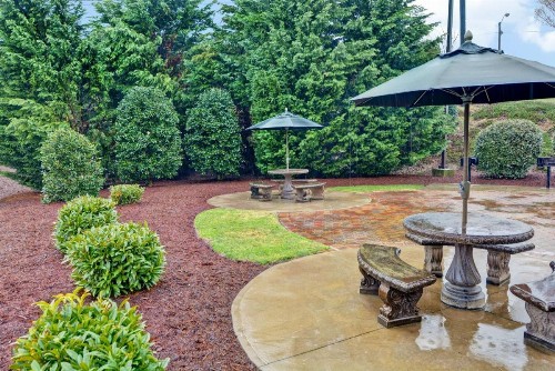 Hampton Inn Hendersonville - image 40