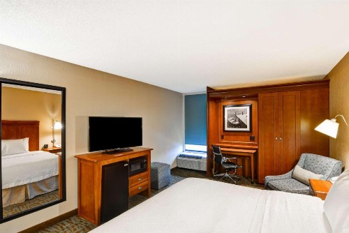 Hampton Inn Hendersonville - image 45