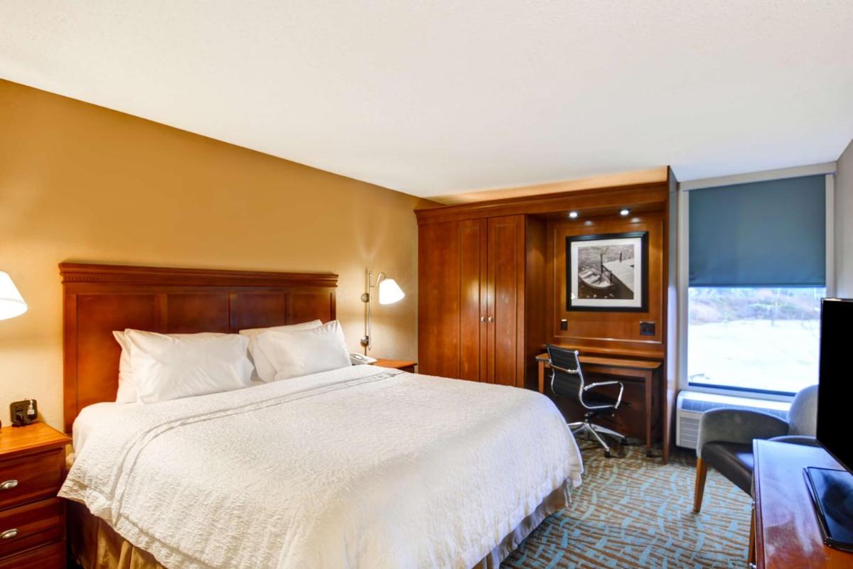 Hampton Inn Hendersonville - image 5