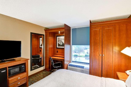 Hampton Inn Hendersonville - image 9
