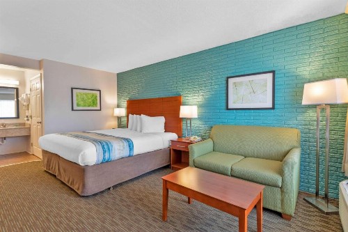 Best Western Hendersonville Inn - image 13