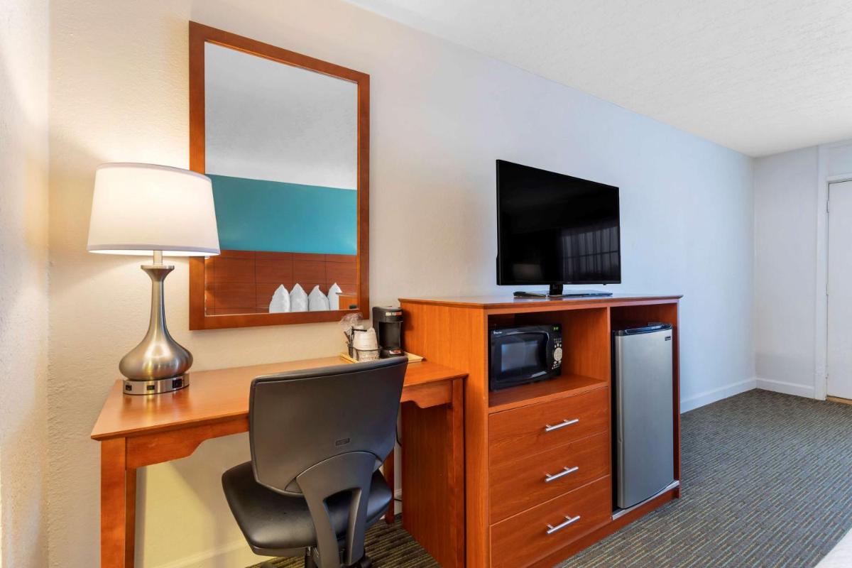 Best Western Hendersonville Inn - image 4