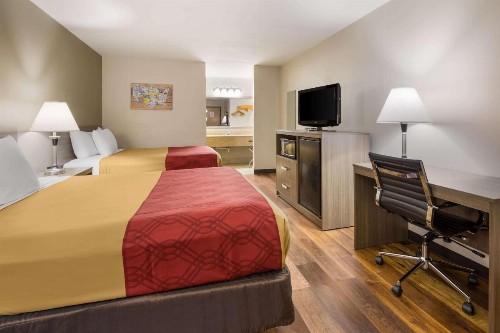 Econo Lodge Hendersonville - image 23