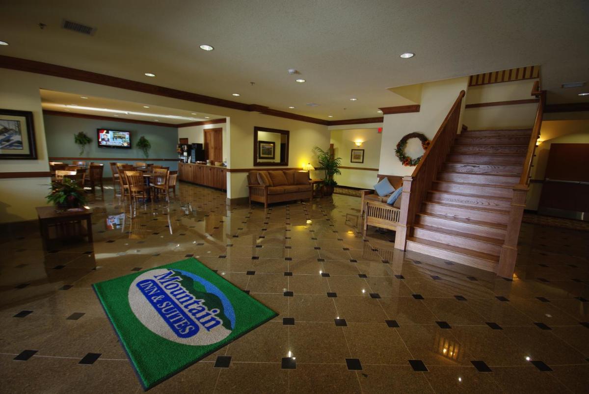 Mountain Inn & Suites Airport - Hendersonville - image 2