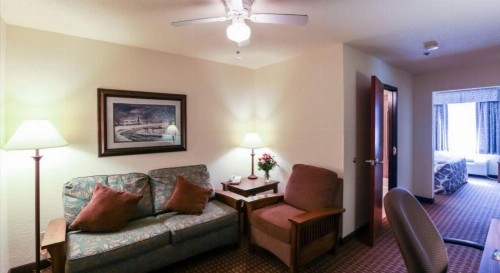 Mountain Inn & Suites Airport - Hendersonville - image 22
