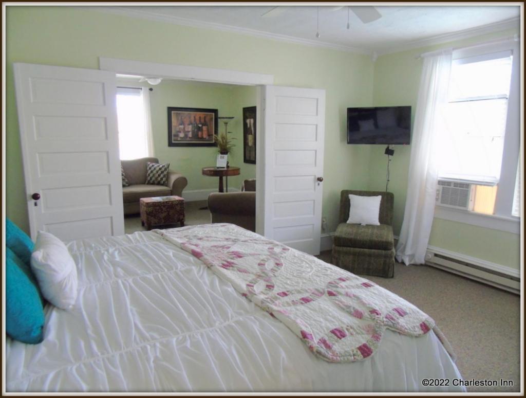 The Charleston Inn - image 5