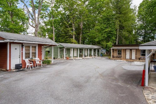 CedarWood Inn - image 19