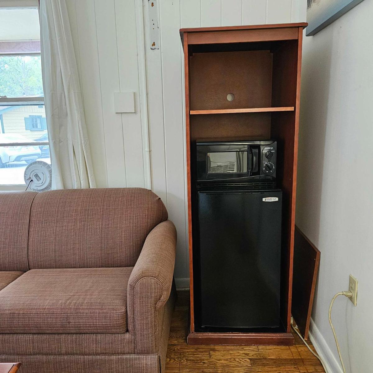 CedarWood Inn - image 7