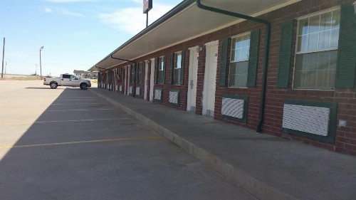 Green Country Inn - image 10