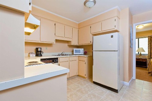 Rodeway Inn - image 12
