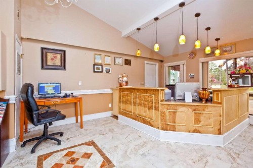 Rodeway Inn - image 6