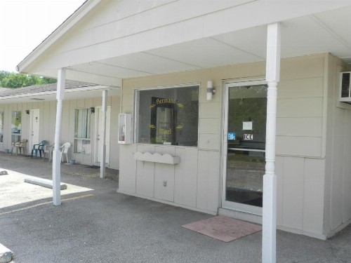 Hermann Motel - image 6