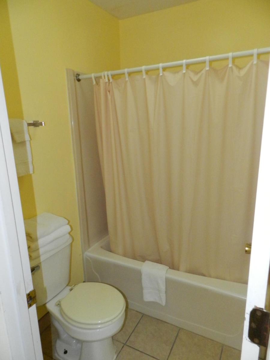 Hermann Motel - image 7