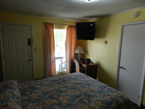 Hermann Motel - image 8