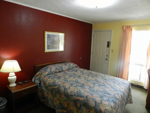 Hermann Motel - image 9