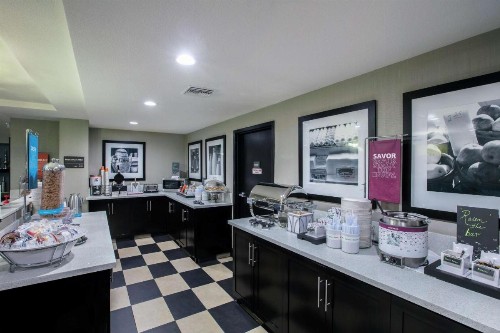 Hampton Inn & Suites Hermosa Beach - image 3