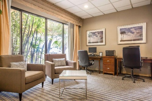 Quality Inn & Suites Hermosa Beach - image 29