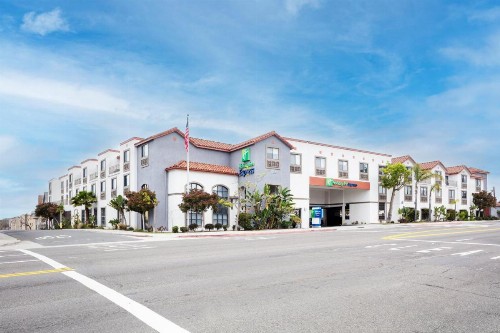Holiday Inn Express Hotel & Suites Hermosa Beach an IHG Hotel