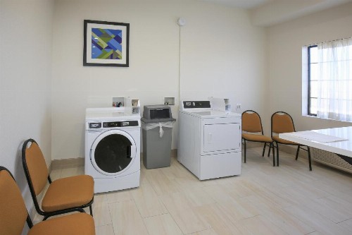 Holiday Inn Express Hotel & Suites Hesperia an IHG Hotel - image 2